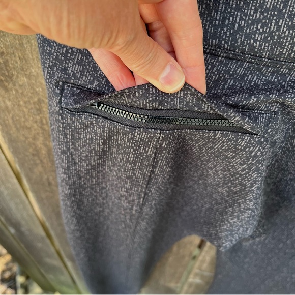 Athleta Delancey Textured Tight Legging in Black/Nightfall Sz M - Picture 5 of 16